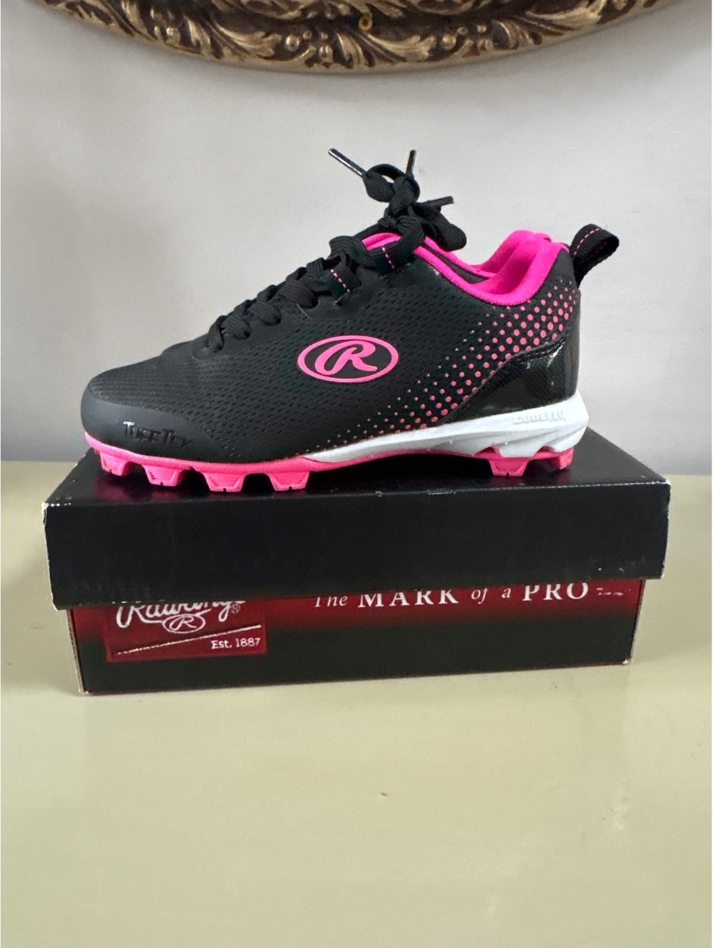 New Rawlings Division Low Baseball Cleats for Girls Black Medium Pink, Size 12
